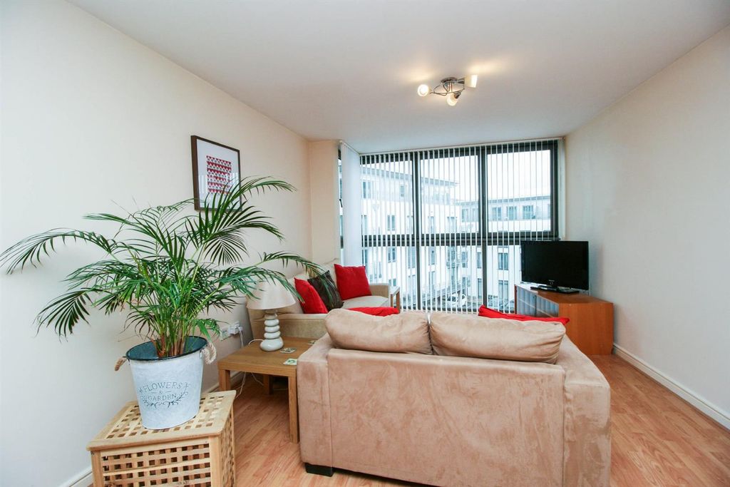 Property photo 2 of 7