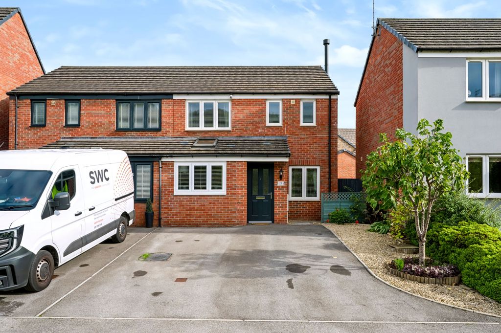 Property photo 1 of 35