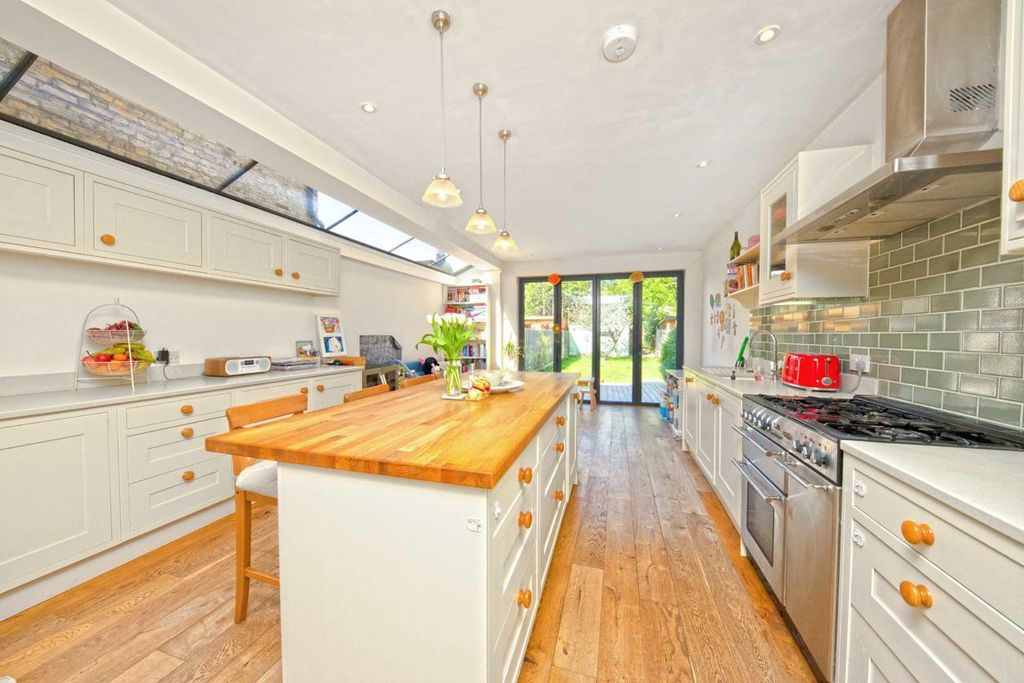 Property photo 3 of 7