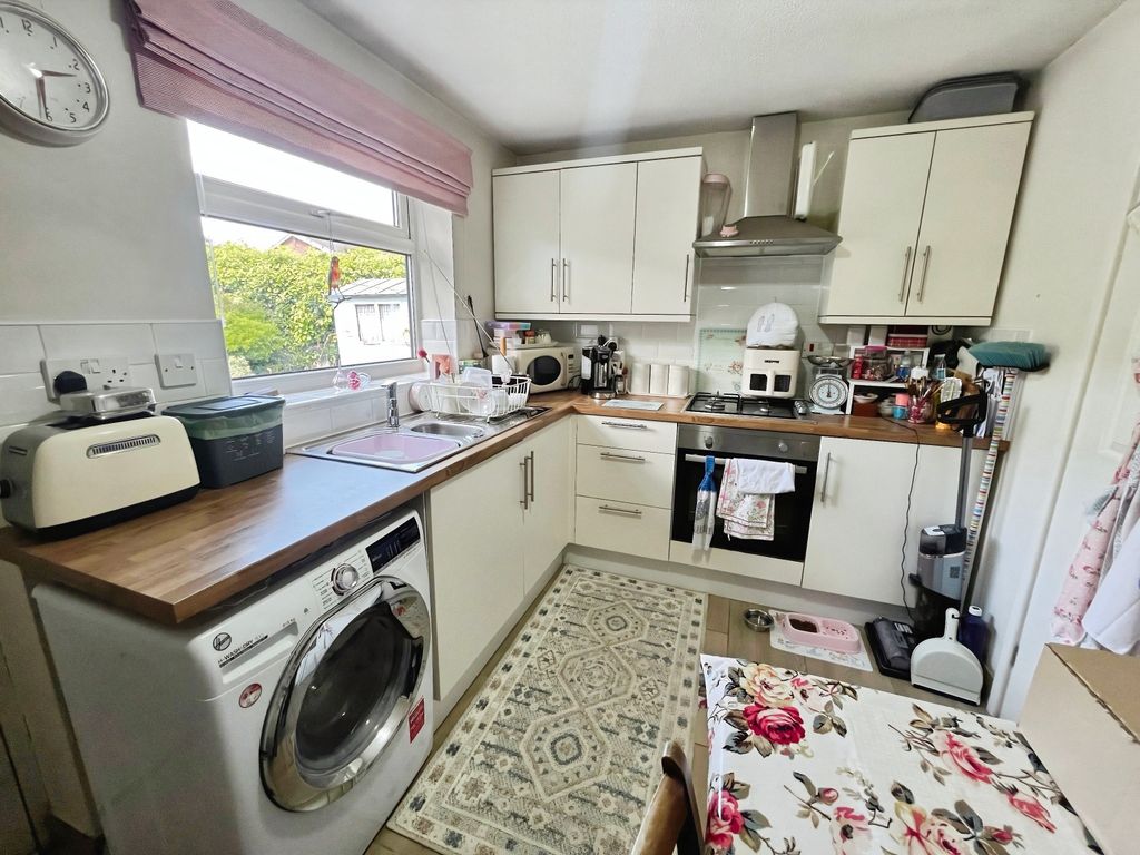 Property photo 3 of 8