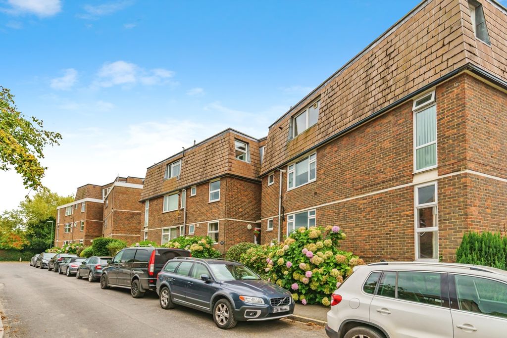 Property photo 2 of 17 Photo