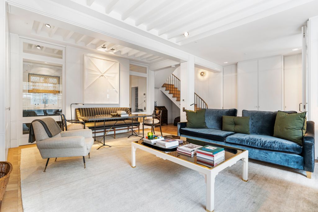 Property photo 2 of 23