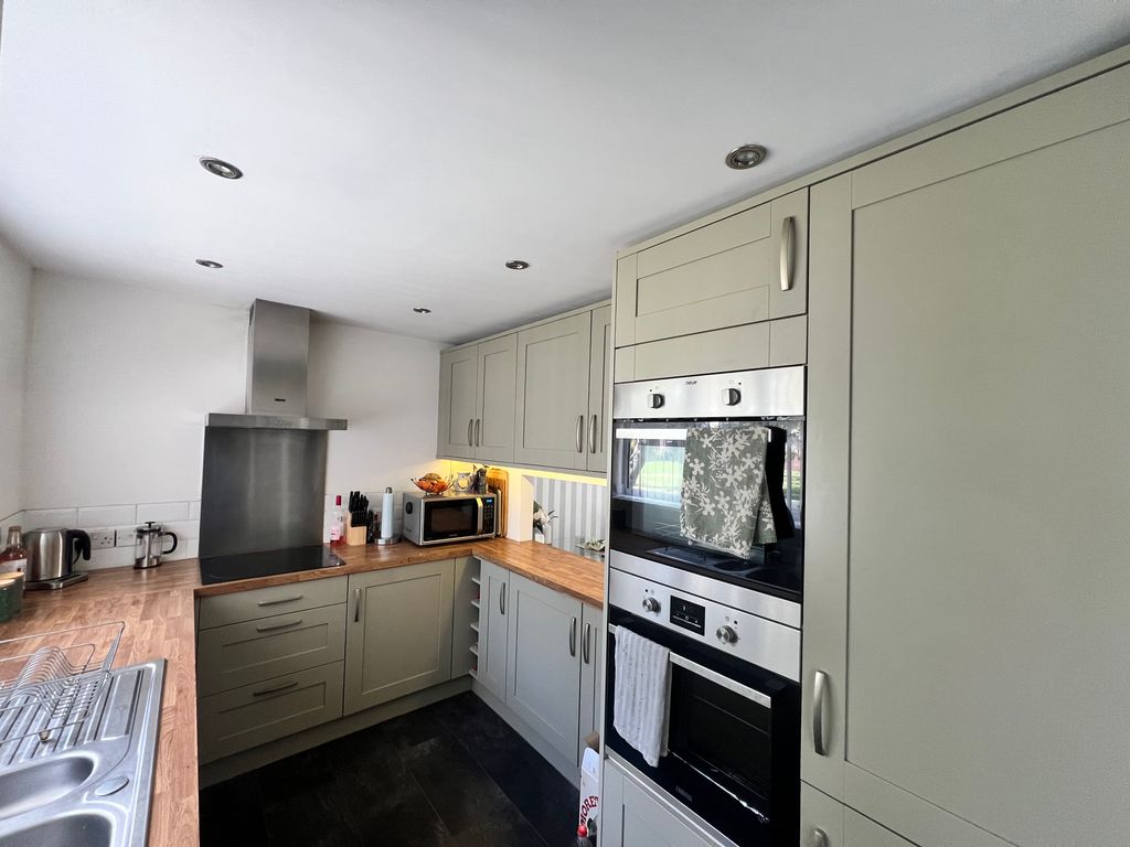 Property photo 2 of 13 Img1590