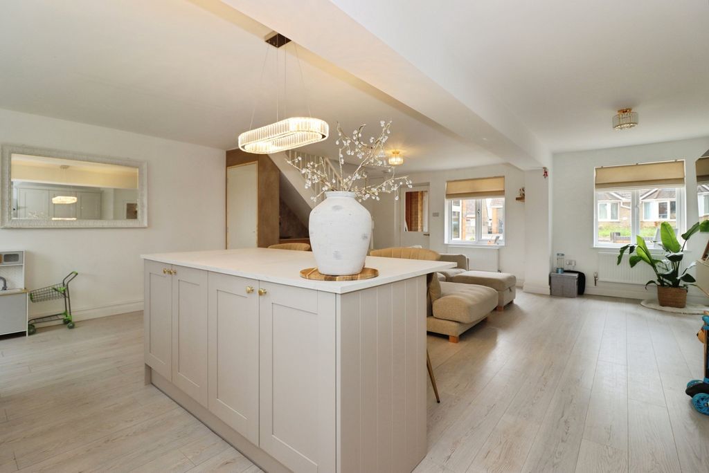 Property photo 2 of 14 Pbox-Img.Jpg