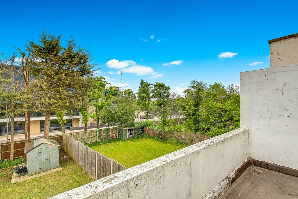 Property photo 3 of 8