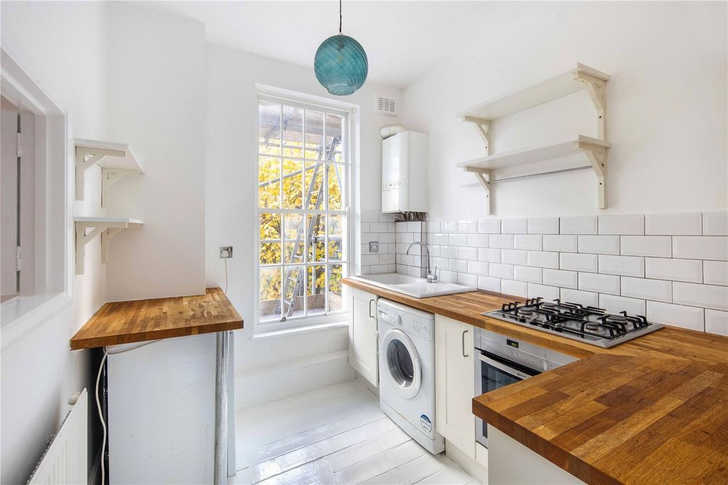 Property photo 2 of 15 Kitchen