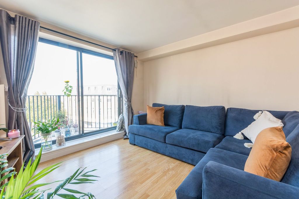Property photo 1 of 6