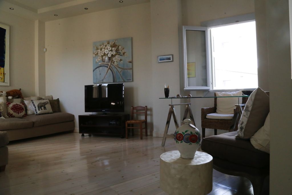 Property photo 2 of 13 Image: 1