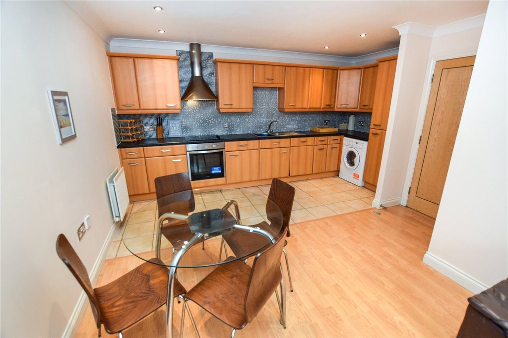 Property photo 2 of 12 Picture No. 04