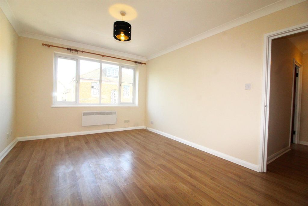 Property photo 2 of 6 E Living Room.Jpg