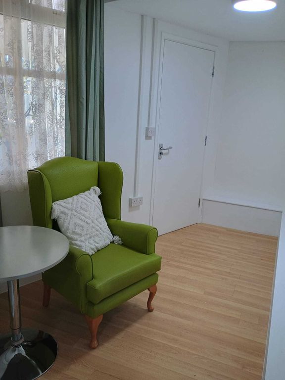 Property photo 2 of 5