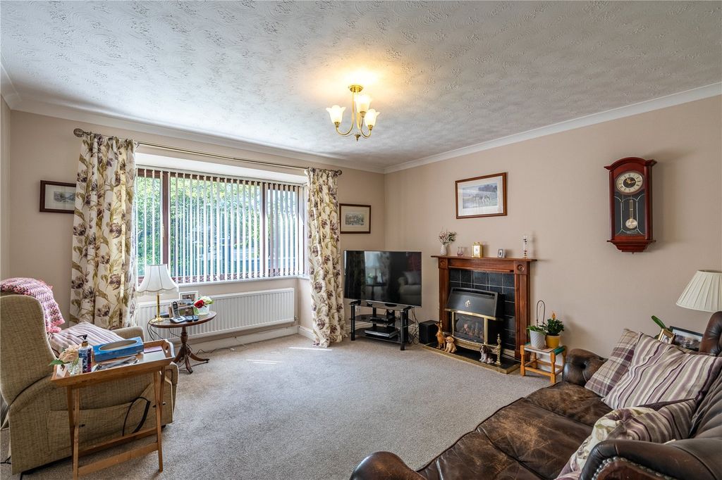 Property photo 3 of 19 Picture No. 16