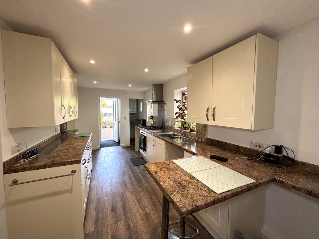 Property photo 2 of 13 Kitchen