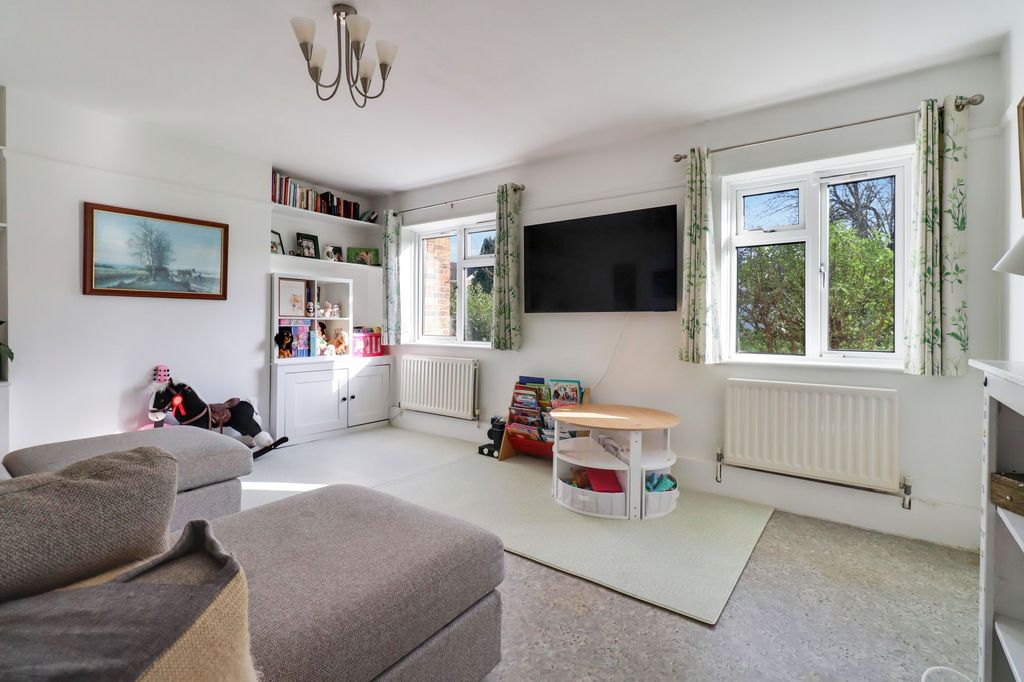 Property photo 2 of 9