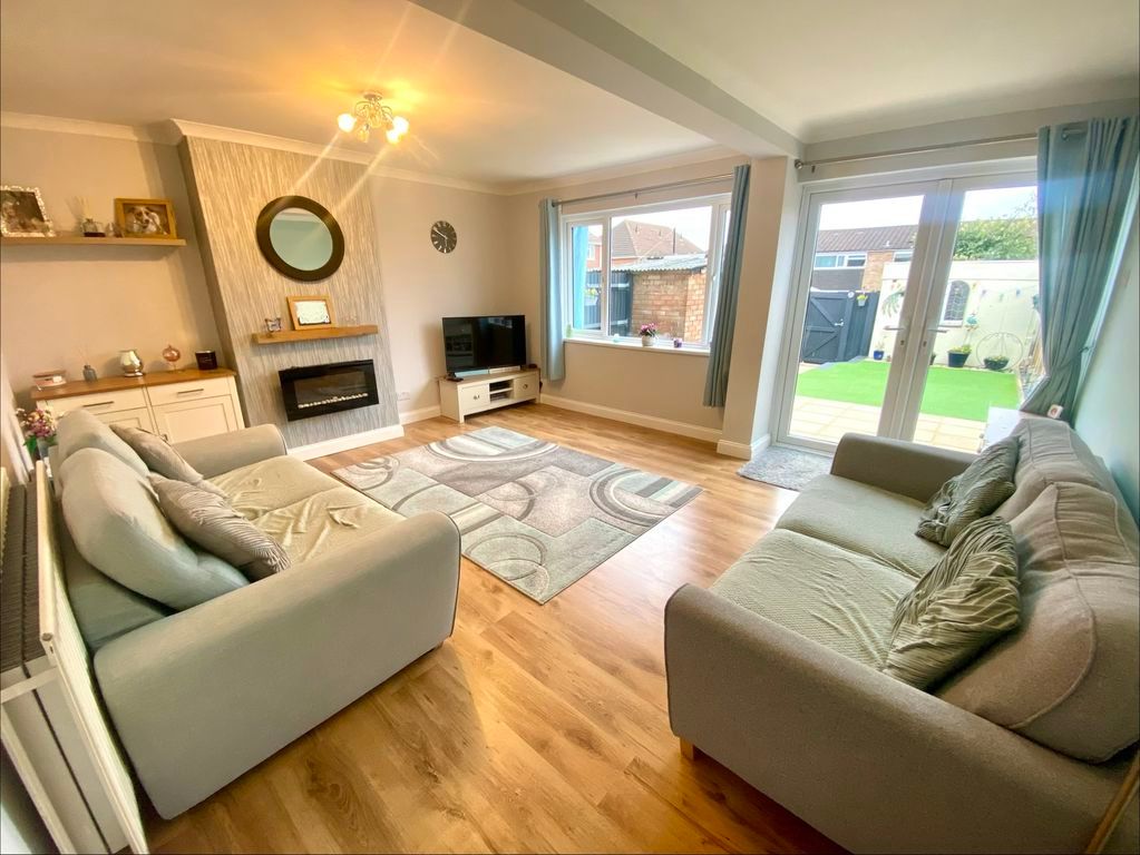 Property photo 2 of 16 Lounge/Dining Room