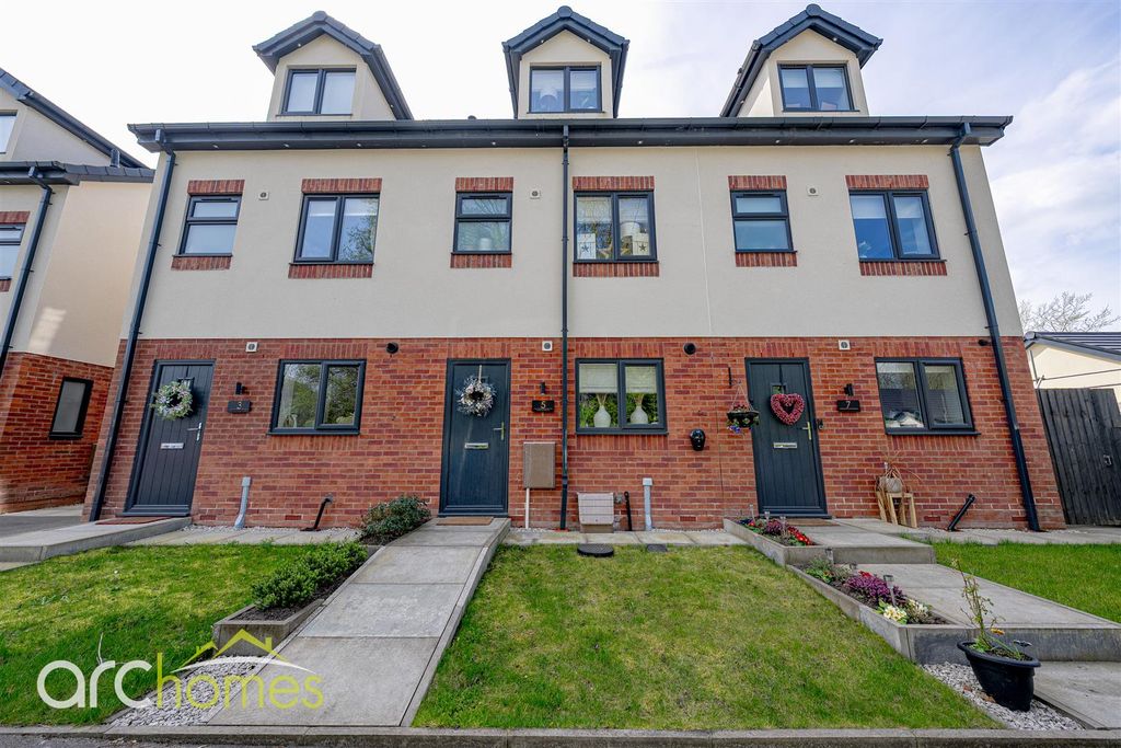 Property photo 1 of 21 Leyland-20.Jpg