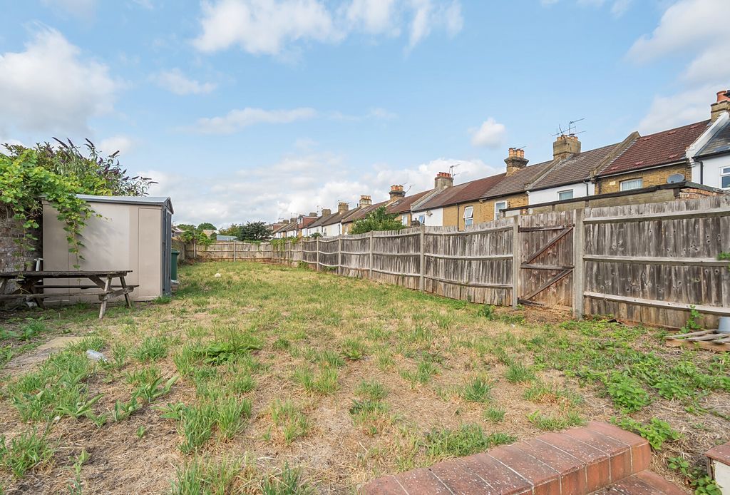Property photo 3 of 9 1320715-3-6874Bfb...