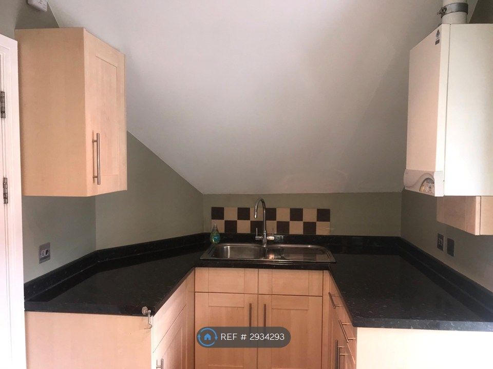 Property photo 2 of 11 Kitchen