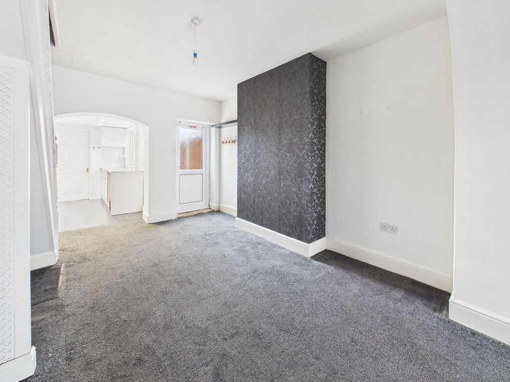 Property photo 3 of 14 Dining Area