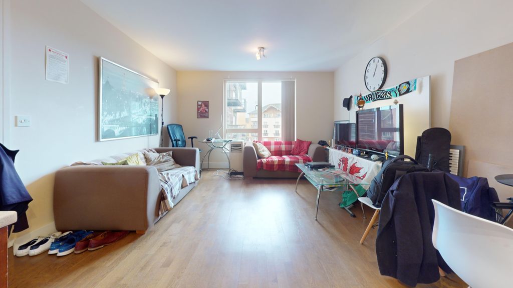 Property photo 3 of 8