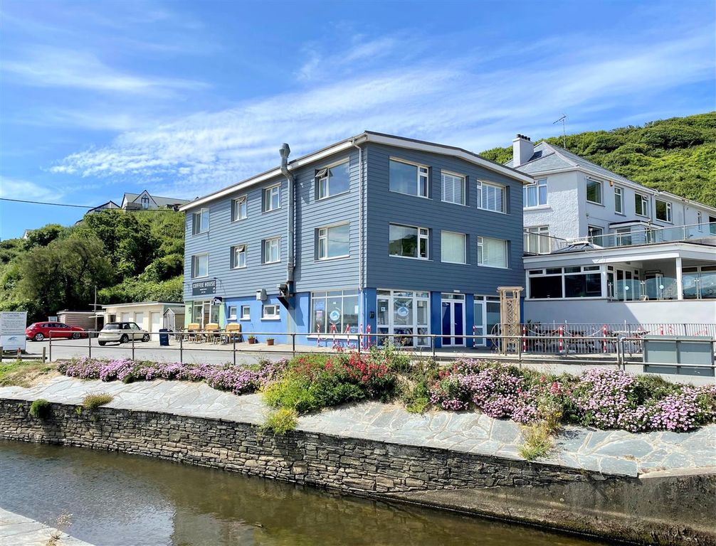 Property photo 1 of 18 7 Riverside Court