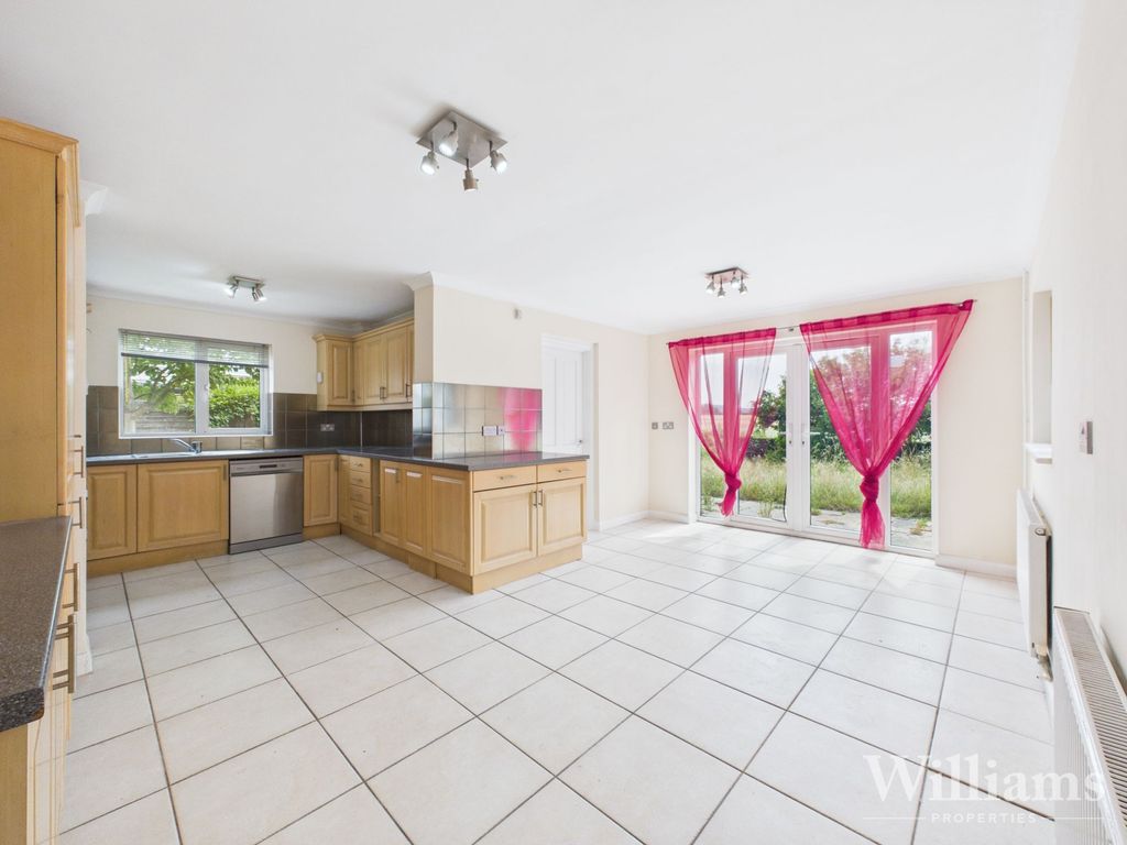 Property photo 2 of 27