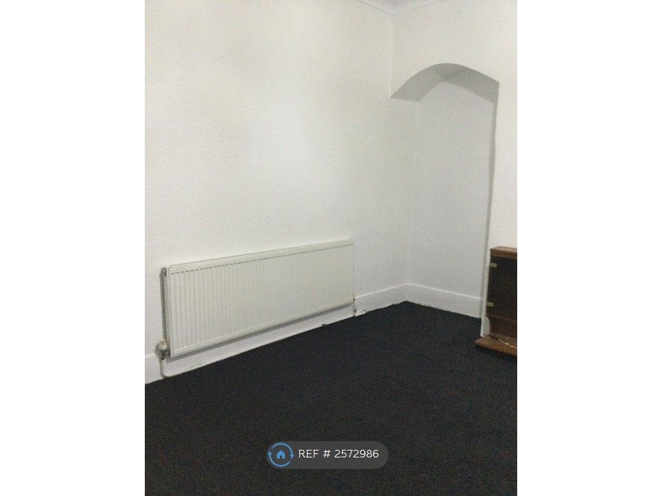 Property photo 2 of 8 Living Room