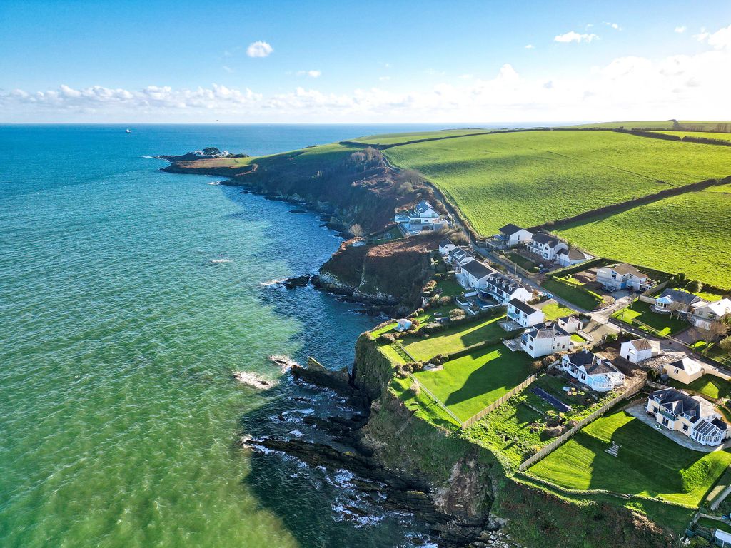 Property photo 3 of 19 Image