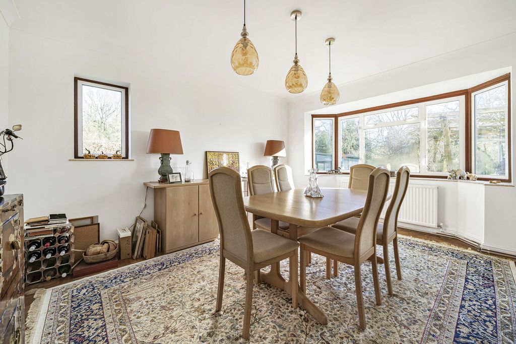 Property photo 2 of 33