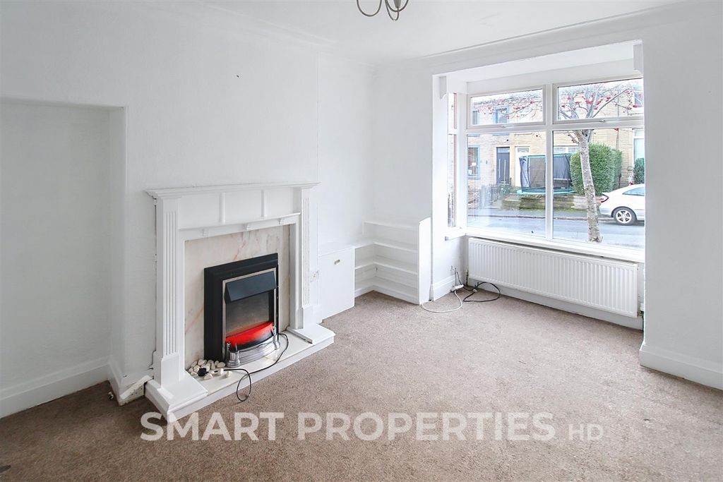 Property photo 2 of 9 26-Lynndale-Ave_00004.Jpeg