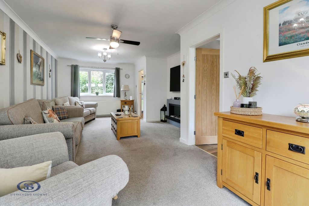 Property photo 3 of 36 Pbox-Img.Jpg