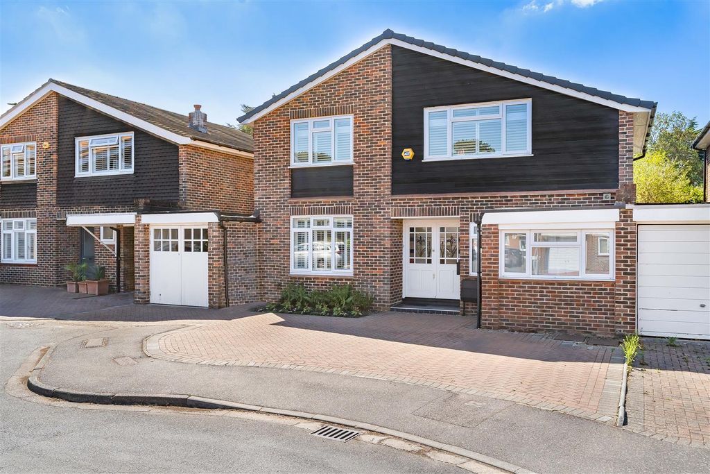 Property photo 1 of 34