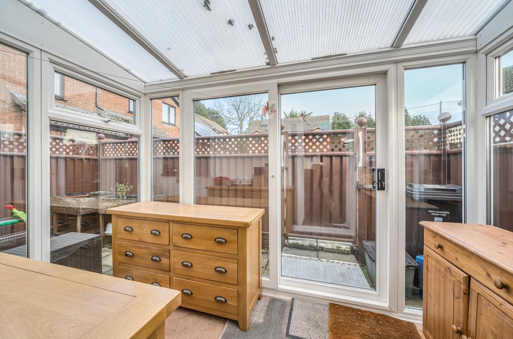 Property photo 2 of 18 Conservatory