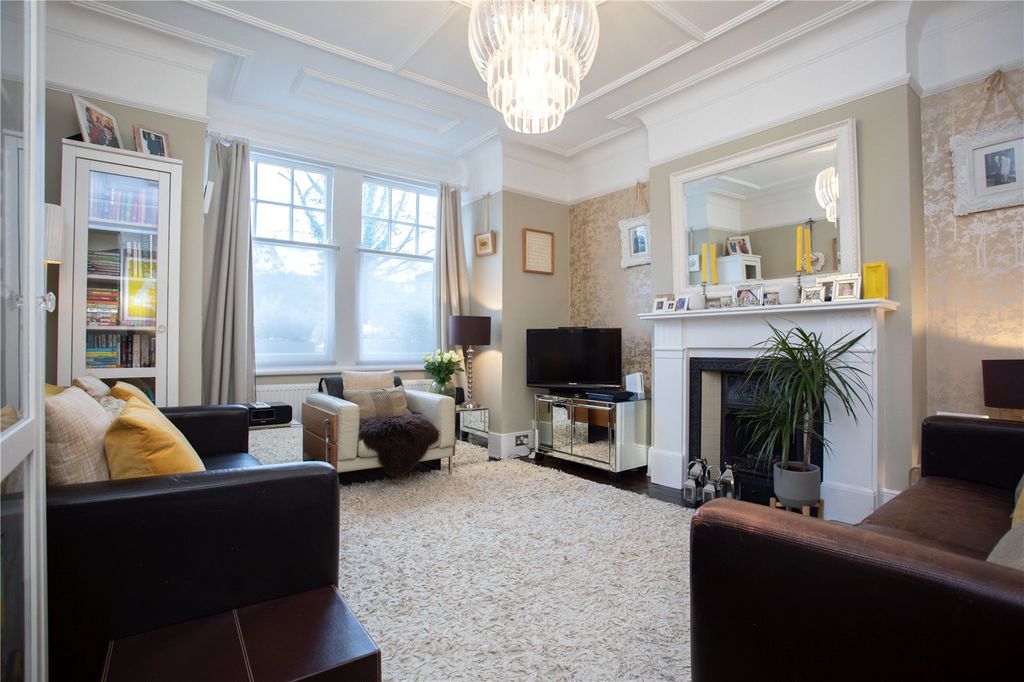 Property photo 2 of 20 3