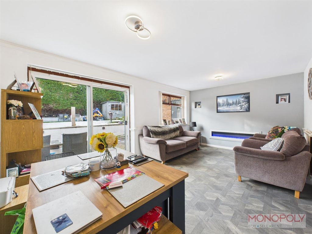 Property photo 2 of 14 Cam04439G0-Pr0198-Still008.Jpg