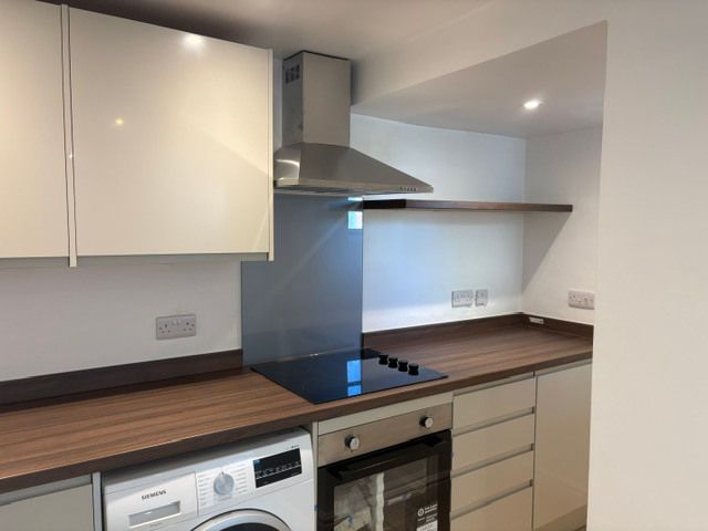 Property photo 1 of 7 Kitchen
