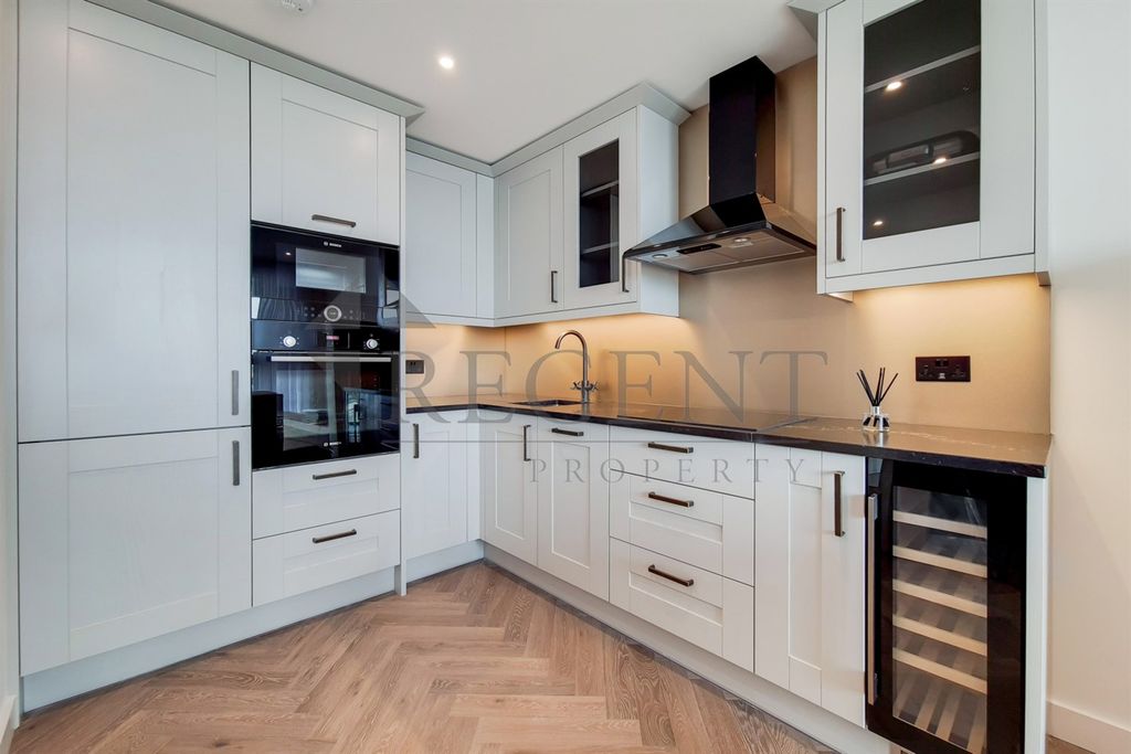 Property photo 2 of 11 Kitchen