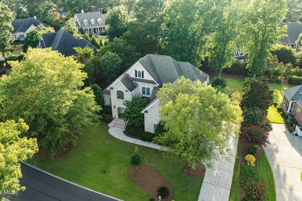 Property photo 1 of 2