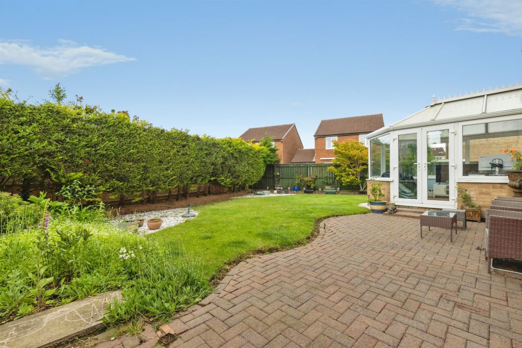 4 bed detached house for saleKielder Close, Billingham TS22 photo 4