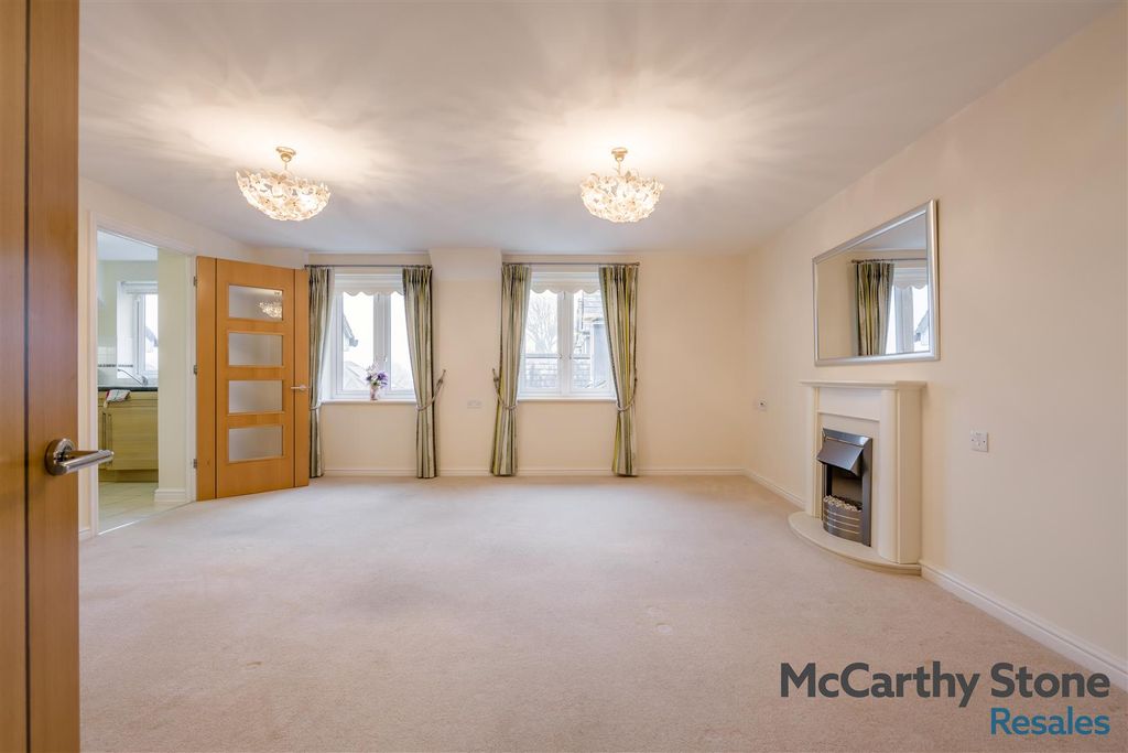 Property photo 2 of 34 8681988-Interior14.Jpg