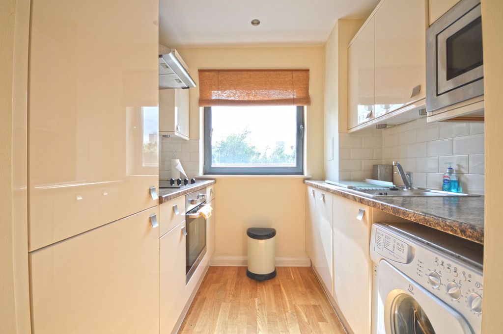 Property photo 2 of 11 Gallery