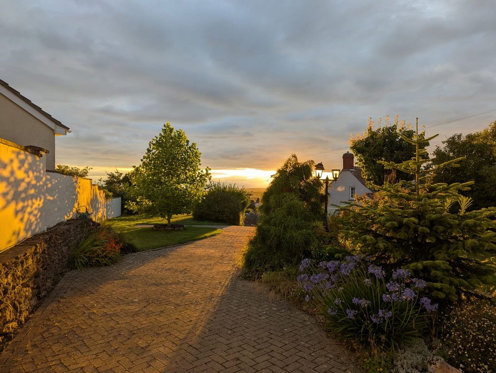 Property photo 2 of 22