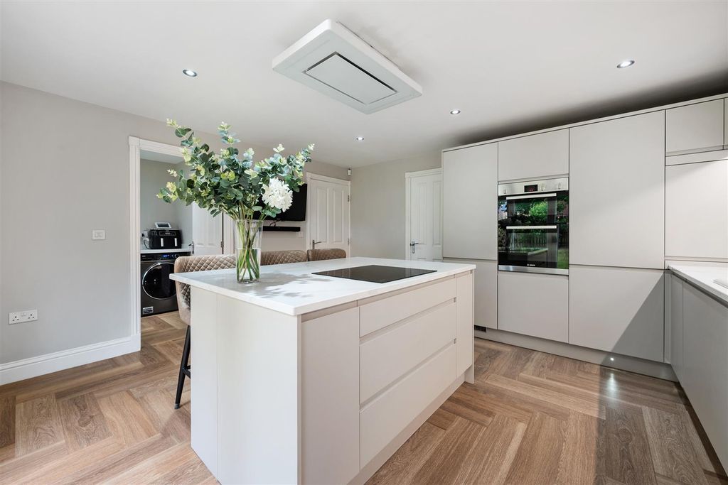 Additional image 6 of 6 bed detached house to rentAspen Drive, Scarcroft, Leeds LS14