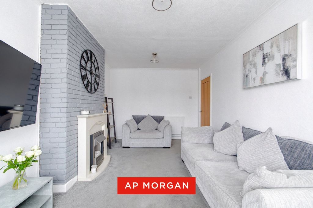 Property photo 3 of 17 Picture No. 16