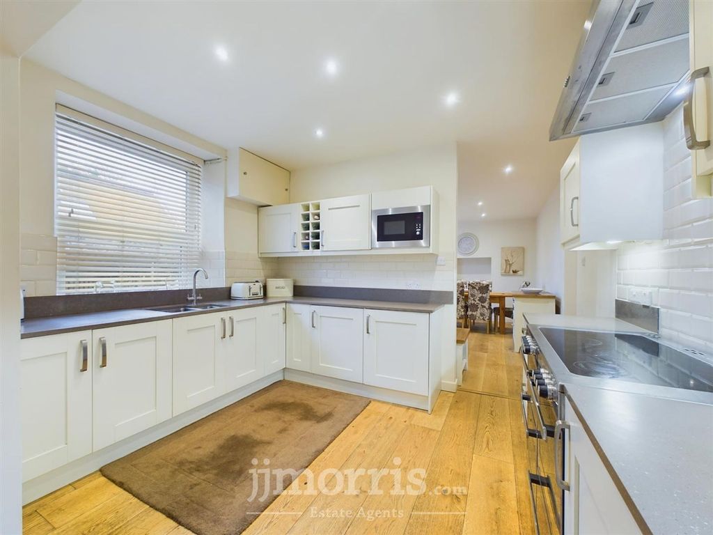 Property photo 3 of 66