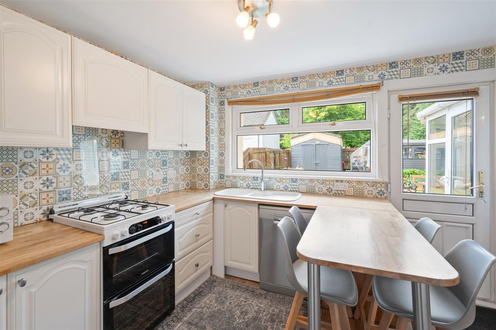 Property photo 3 of 32 7.Jpg