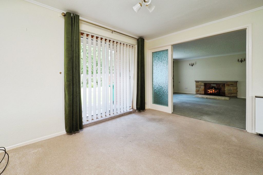 Property photo 3 of 16 Dining Room
