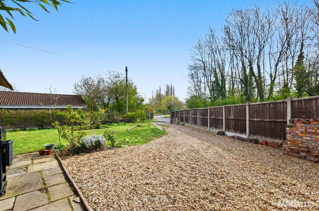 Property photo 3 of 22