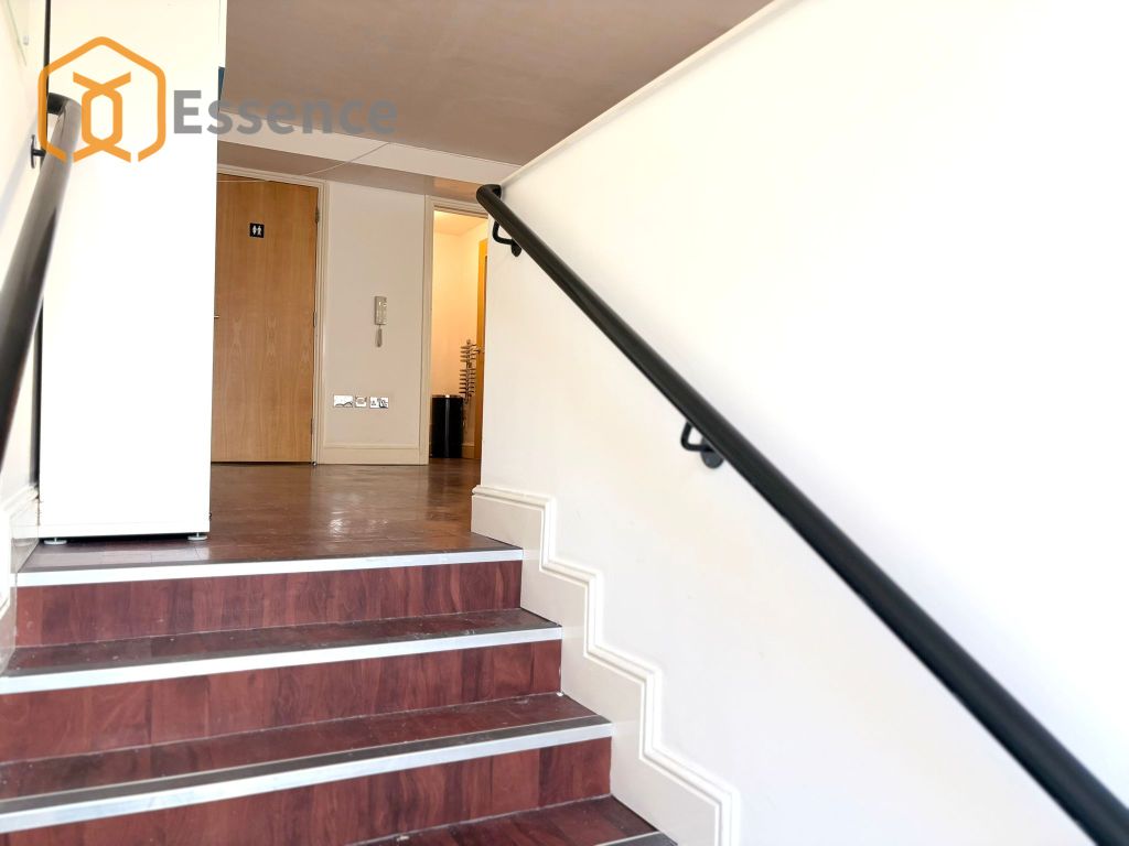 Property photo 2 of 35