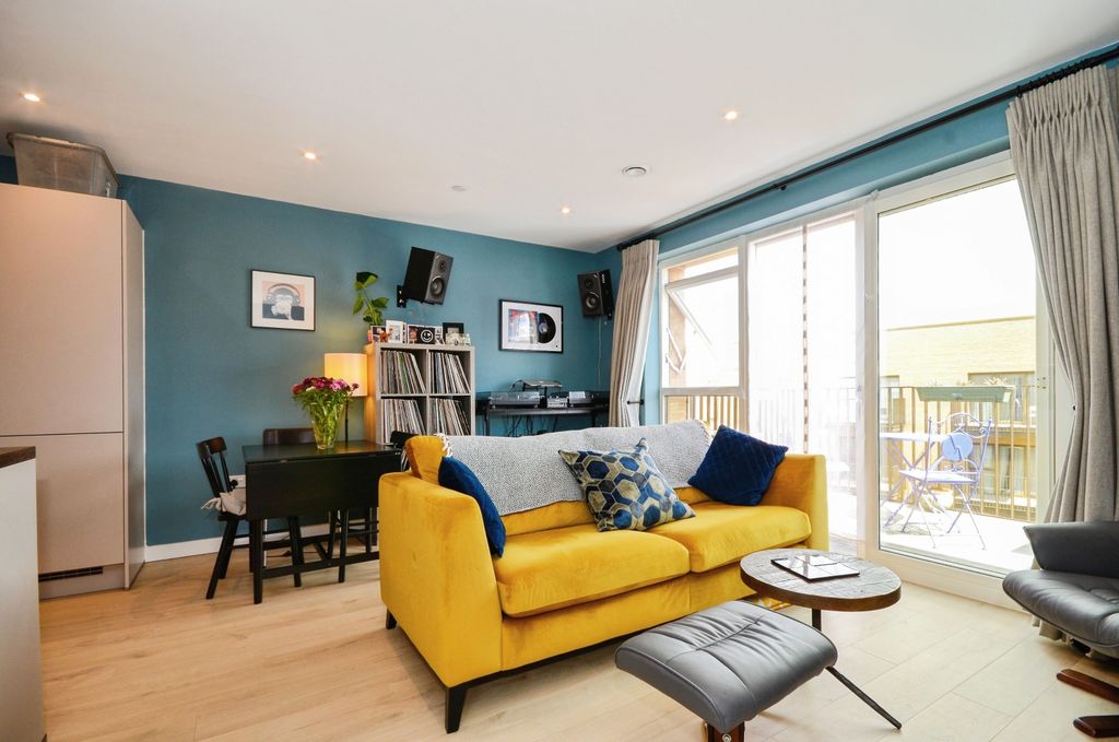 Property photo 3 of 12 Open Plan Living